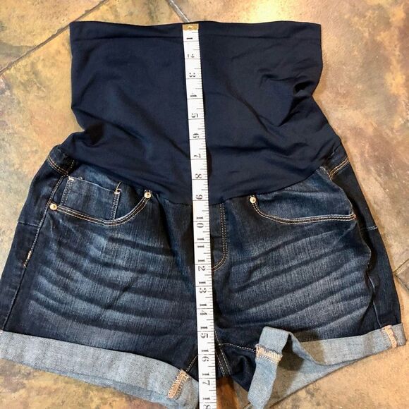 Bella Vida Women’s Maternity Shorts Full Panel Denim Jean Size Medium - Picture 3 of 9